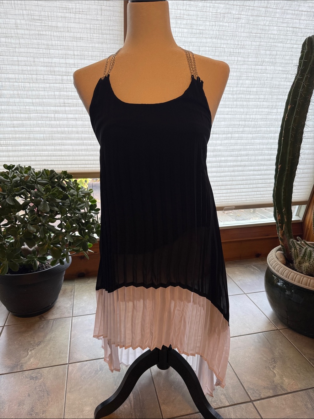 Women's Black and white Pleated Layered Dress